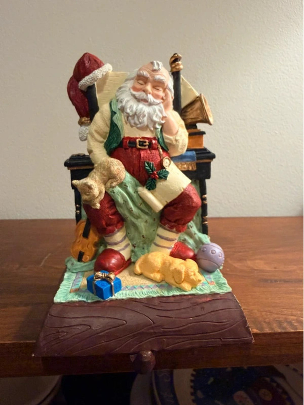 Vintage Sleeping Santa Stocking Holder Mantel Hanger Resin Christmas Decor